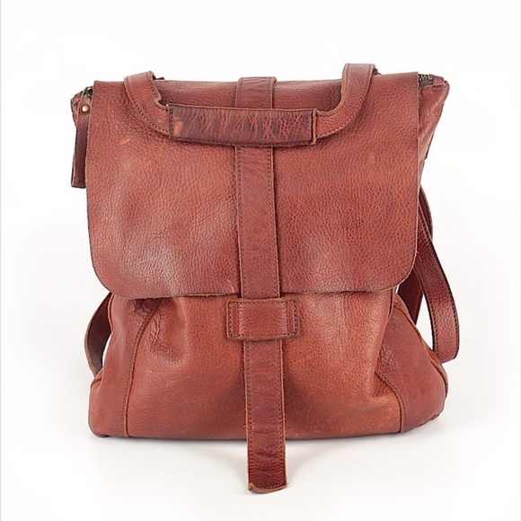 Duluth Trading Co Handbags - Duluth Trading Co. Lifetime Leather Messenger